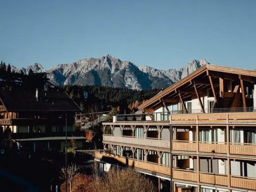 Haus Sonja vor der Bergkulisse von Seefeld